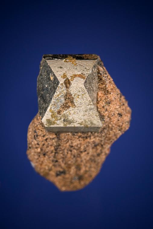 LÖLLINGITE
